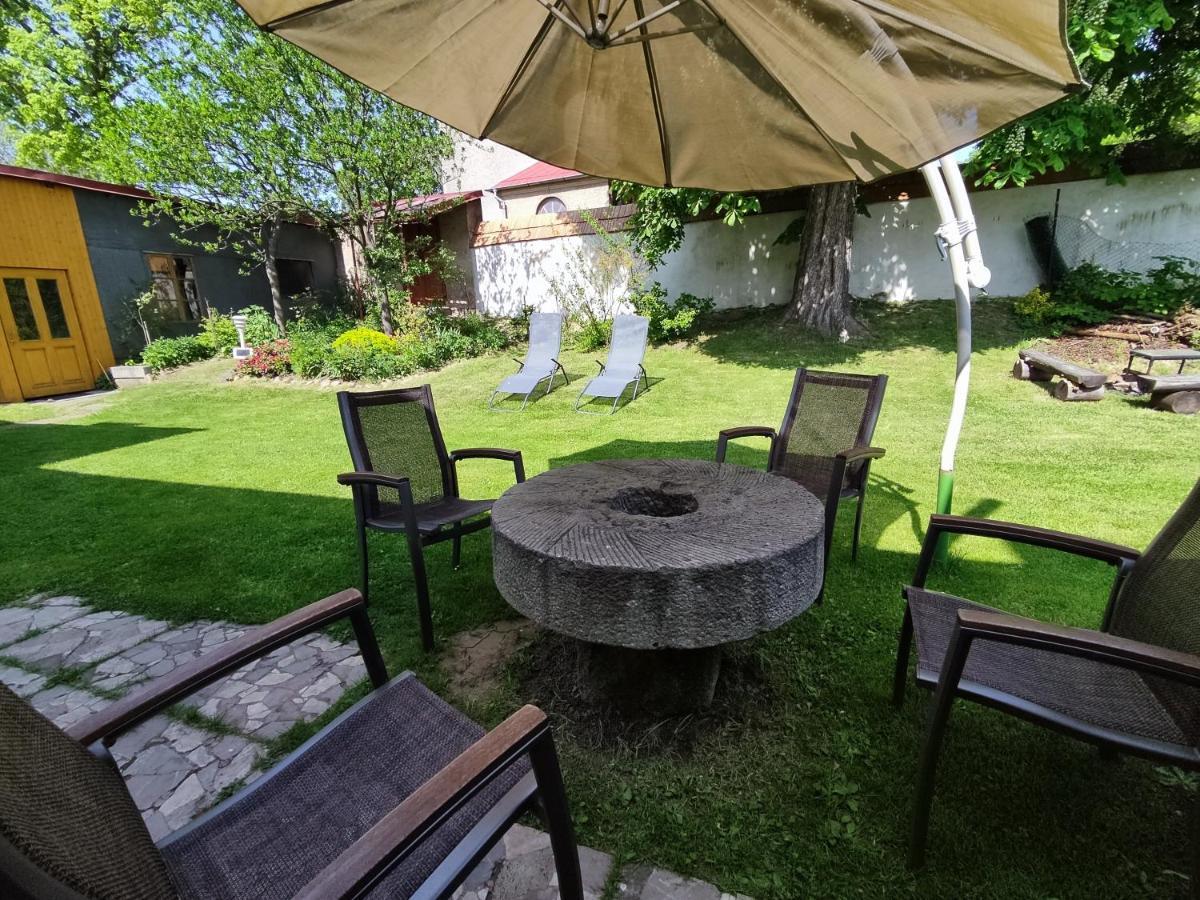 Apartman Utvina Esterno foto