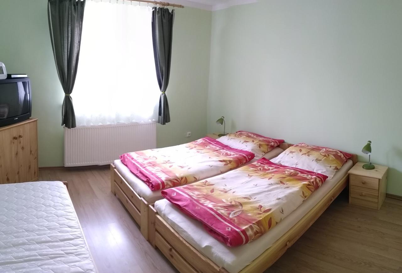 Apartman Utvina Esterno foto